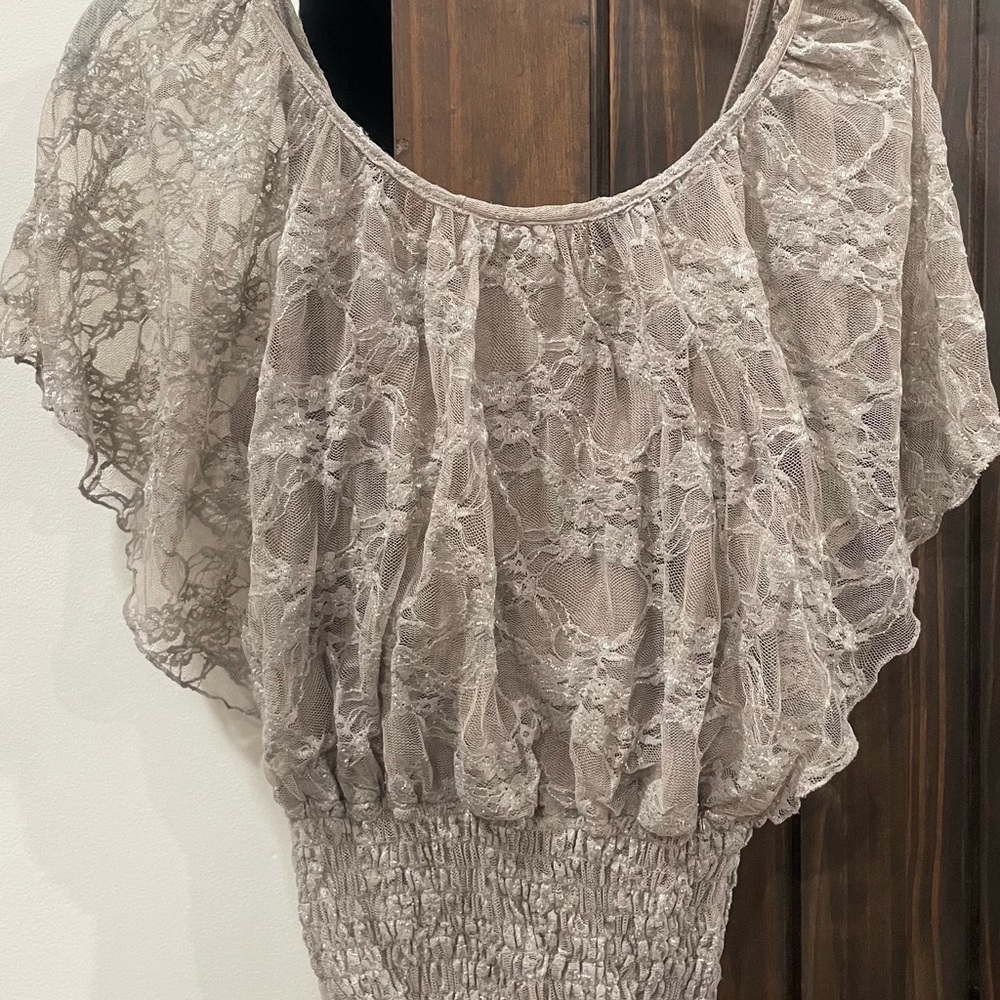 HAVE Elegant vintage  Lace Blouse